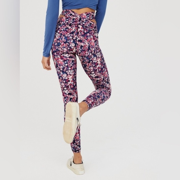 Floral Women's Leggings aerie cut out crossover medium athleisure - Picture 3 of 6